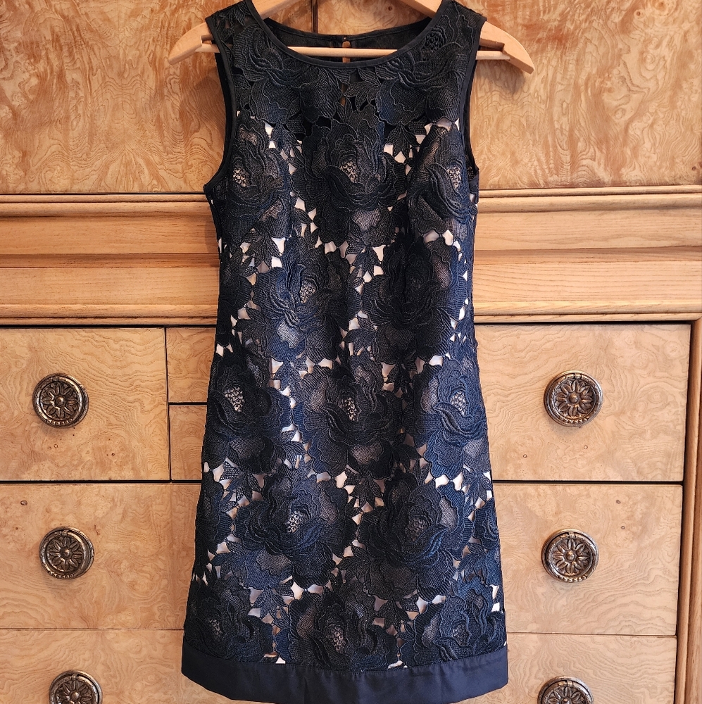 NWT WHBM Black and Natural Lace Overlay Shift Dress 0P